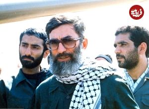عکس؛ سفر به تاریخ؛ «رهبر انقلاب» در کنار مادرشان «بانو خدیجه میردامادی»؛ دهۀ 1360