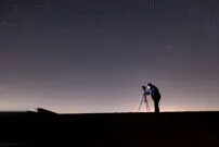 شنبه شب چشمتان به آسمان باشد