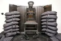 عکس؛ اعدام با جوخه آتش در آمریکا؛ مردی که با خون قربانیانش پیام می‌نوشت