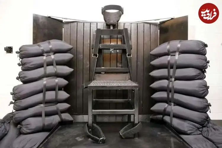 عکس؛ اعدام با جوخه آتش در آمریکا؛ مردی که با خون قربانیانش پیام می‌نوشت