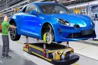 ببینید| نگاهی به مراحل تولیدخودروی اسپرت آلپاین 110 در فرانسه