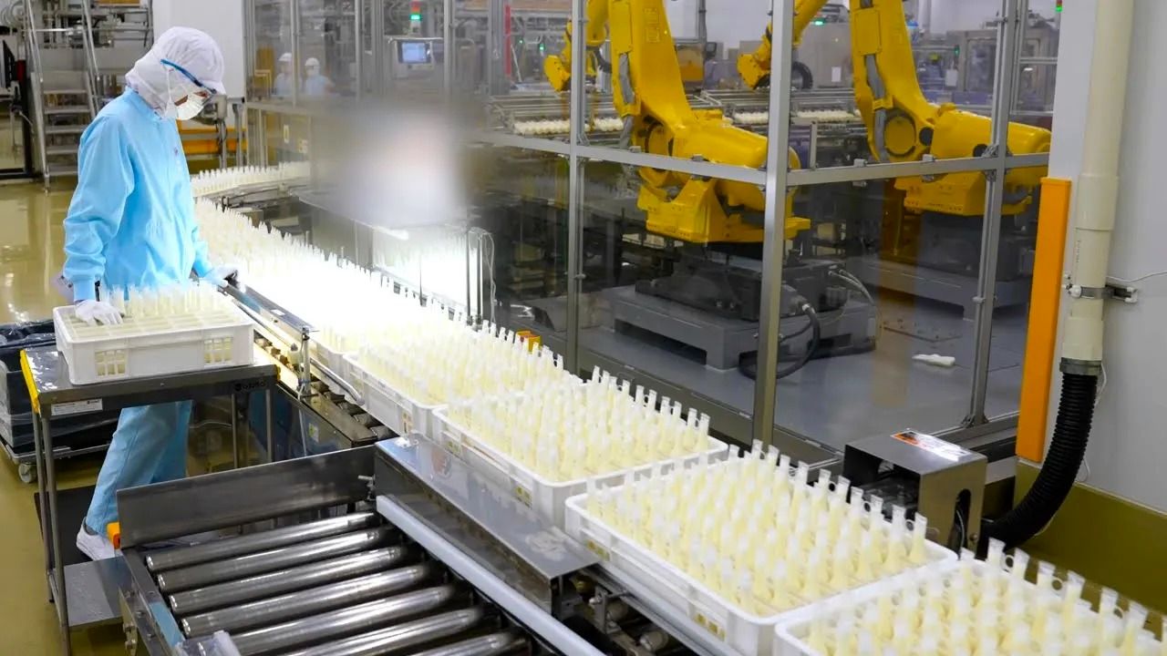 (ویدئو) فرآیند شگفت انگیز تولید بستنی در یک کارخانه ژاپنی از نمای نزدیک