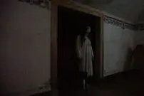 (ویدئو) این موجود عجیب شبیه کودک در یک خانه پیدا شد!