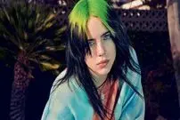(عکس) تیپ عجیب و خاص بیلی آیلیش با تم صورتی