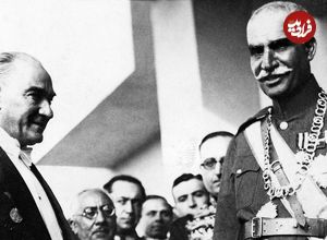 عکس؛ سفر در تاریخ؛ «استقبال رضاخان از ملکه نازلی در تهران»؛ سال 1318