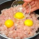 ببینید| طرز تهیه یک غذای فوری با مرغ و تخم مرغ