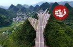 عکس؛ چینی‌ها بجای تونل جاده‌ای بی‌نظیر روی کوه ساختند