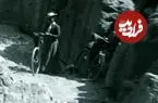 عکس| سفر به ایران قدیم؛ «زن اروپایی با دوچرخه» در یک جاده کوهستانی در ایران دوران قاجار