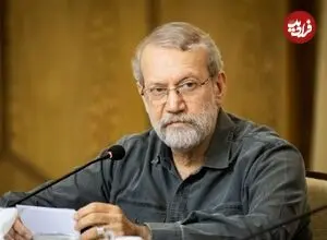 عکس| سفر زمان؛ علی لاریجانی در حال روبوسی با رهبر شهید؛ سال 77