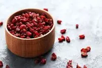 نکات مهم در تفت دادن زرشک برای خوشرنگ تر شدن آن
