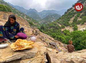ببینید؛ غذای روستایی در افغانستان؛ پخت نان سنتی و تهیه پنیر توسط مادربزرگ 83 ساله