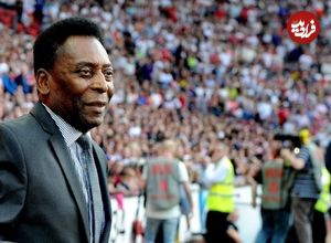 عکس| سفر در زمان؛ «پله» با هم تیمی هایش بعد به دست آوردن قهرمانی سائوپائولو؛ سال 1336