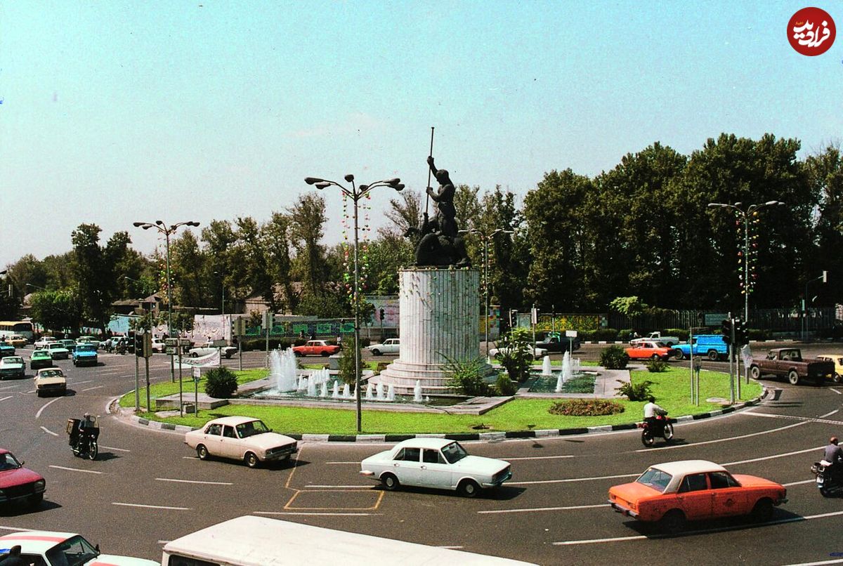 تصاویر؛ سفر در زمان؛ روایتی جعلی از مجسمه ۹۰ ساله پایتخت