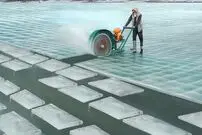 ببینید؛ نگاهی به کارخانه برش قالب یخ، تولید توپ فوتبال و تشک طبی در ژاپن