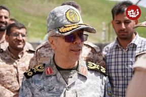 عکس؛ سفر به تاریخ؛ «سرلشکر باقری» چند ساعت قبل از شهادت در یک پایگاه مرزی
