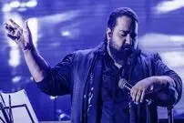 (ویدیو) رضا صادقی در کنسرتش برای علی انصاریان آهنگ تولد اجرا کرد