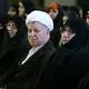 عکس| سفر زمان؛ هاشمی رفنسنجانی و همراهانش در قبرستان بقیع؛ دهۀ 70