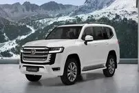 (عکس) قیمت باورنکردنی خودرو در دبی؛ لندکروز ارزان تر از ماشین چینی در ایران! 