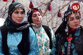 عکس| سفر در زمان؛ «مهیار، روژان، مرجان و شیلان» در پشت صحنه سریال نون خ؛ سال 1400