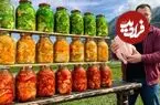ببینید| غذای روستایی در آذربایجان؛ پخت مرغ در ظروف شیشه ای در کوهستان