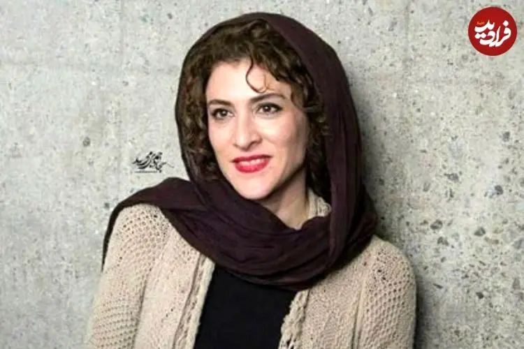 عکس| سفر زمان؛ «ویشکا آسایش» 26 ساله در حال دریافت جایزه از دست «آتنه فقیه‌نصیری»