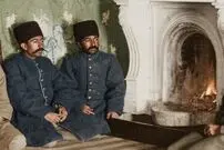 تصاویر| سفر به عصر قاجار؛ از «درباری‌ها کنار شومینه» تا «عصرانه‌خوری کنار استخر»