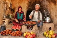 ببینید| غذای روستایی در افغانستان؛ تهیه کوفته کباب توسط زوج مسن افغان