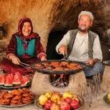 ببینید| غذای روستایی در افغانستان؛ تهیه کوفته کباب توسط زوج مسن افغان