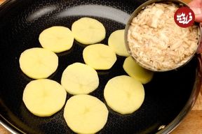 ببینید؛ طرز تهیه یک شام جدید با یک عدد سیب زمینی و یک عدد تن ماهی 
