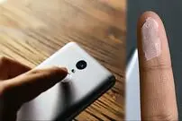 (ویدئو) یک روش عجیب برای باز کردن قفل اثر انگشتی گوشی با چسب قطره ای