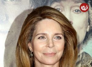 عکس| سفر در زمان؛ «ملک حسین پادشاه اردن و ملکه نور» در حال تماشای تمرینات نظامی در امان؛ سال 1362