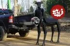 ربات افسانه‌ای نیم انسان و نیم اسب با دستان اره برقی