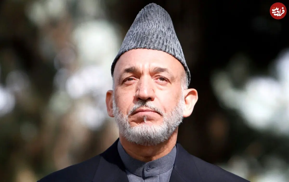 عکس| سفر در زمان؛ «حامد کرزی» در حال دست دادن با وزیر امور خارجه آمریکا در کابل؛ سال 1380