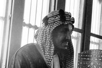 عکس؛ سفر در زمان؛ «اولین پادشاه عربستان» در حال رقص شمشیر در 58 سالگی؛ سال 1315