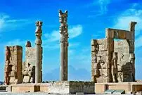 عکس| سفر زمان؛ نمایی کمتر دیده شده از «تخت جمشید» و پله های ورودی آن در دوره قاجار