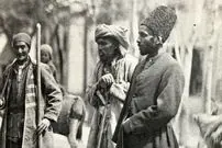 عکس| سفر به ایران قدیم؛ میوه‌فروش دوره‌گرد با «الاغ» در خیابان‌های تهران دوران قاجار