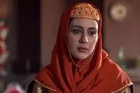 عکس| سفر زمان؛ چهرۀ «گلنار سریال گیلدخت» در اتاق گریم «بی‌همگان»