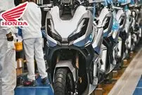 ببینید؛ مراحل تولید و مونتاژ موتورسیکلت هوندا ADV350 در کارخانه ای در ایتالیا