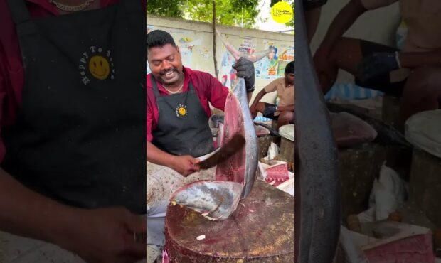 (ویدئو) سرعت عمل عجیب این مرد هندی در قطعه قطعه کردن ماهی تن