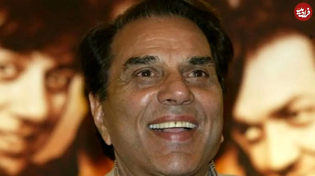 عکس| سفر در زمان؛ «درمندرا» در یک کنفرانس مطبوعاتی در ناگپور؛ سال 1389