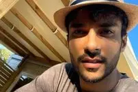 عکس| سفر در زمان؛ «ساعد سهیلی» در نوجوانی و در کنار جمشید هاشم پور؛ دهه 70