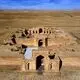 عکس| سفر زمان؛ ازدحام الاغ‌ها در حیاط یک کاروانسرا در دوران قاجار