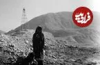 عکس| سفر زمان؛ دختران جنوبی در کنار گودال نفت؛ سال 1324