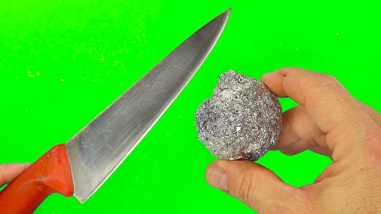 (ویدئو) 2 روش متفاوت و جدید برای تیز کردن چاقو با سنباده و فویل آلومینیومی