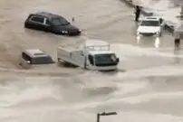(ویدئو) حرکت بی‌نقص و قدرت نمایی این خودرو در سیل دبی پربازدید شد