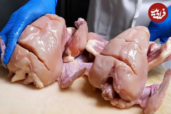 ببینید| غذای خیابانی در هند؛ پخت یک خوراک محلی با مرغ در دهلی نو