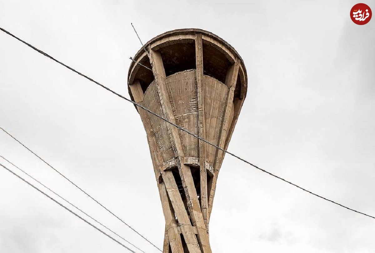 عکس؛ برج آب بتنی در ایتالیا؛ از زیبایی های معماری مدرن و بروتالیسم 