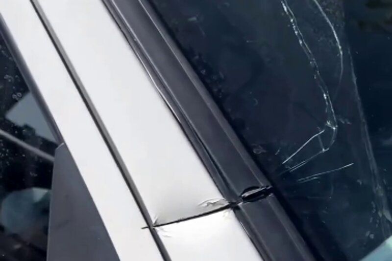 (ویدئو) حمله به خودروی شاسی بلند با قمه در اتوبان نواب