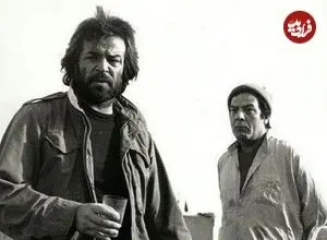 تصاویر| سفر در زمان؛ «ایرج قادری» در حال صحبت کردن با تلفن در دفترش؛ سال 78