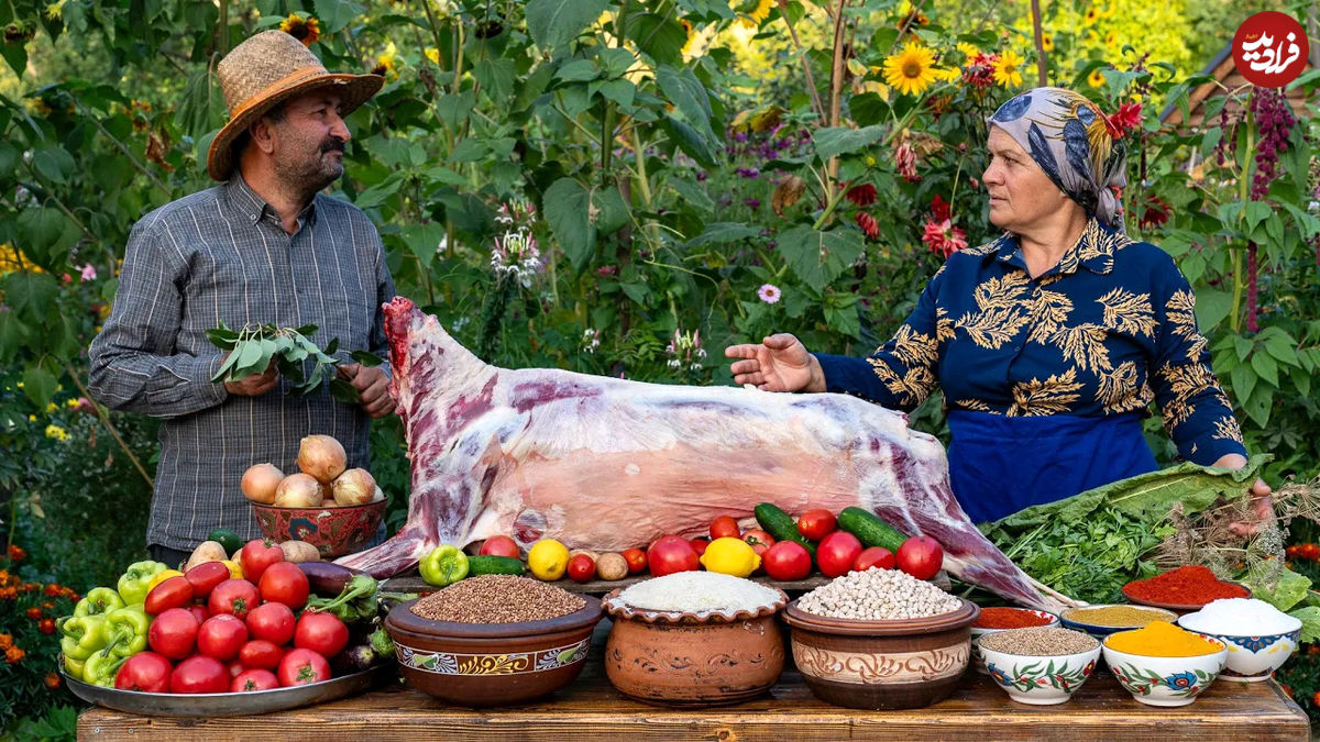 (ویدئو) غذای روستایی در آذربایجان؛ پخت بریانی بز کامل در تنور